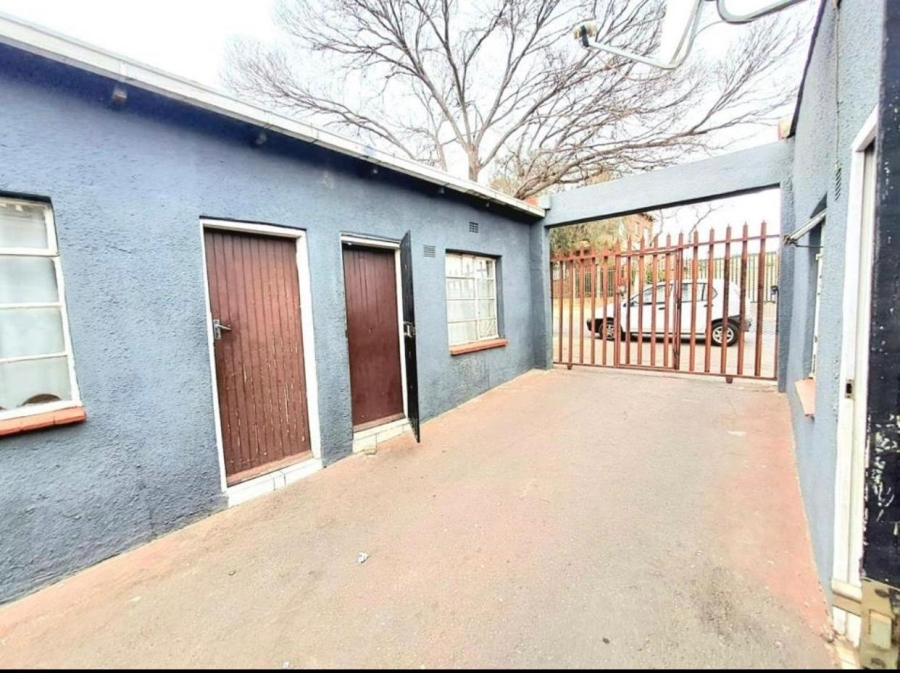 15 Bedroom Property for Sale in South Hills Gauteng