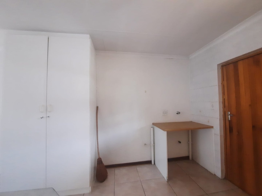 2 Bedroom Property for Sale in Discovery Gauteng