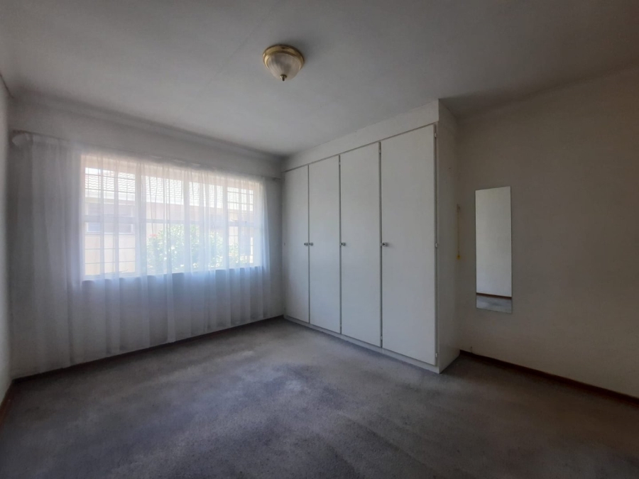 2 Bedroom Property for Sale in Discovery Gauteng