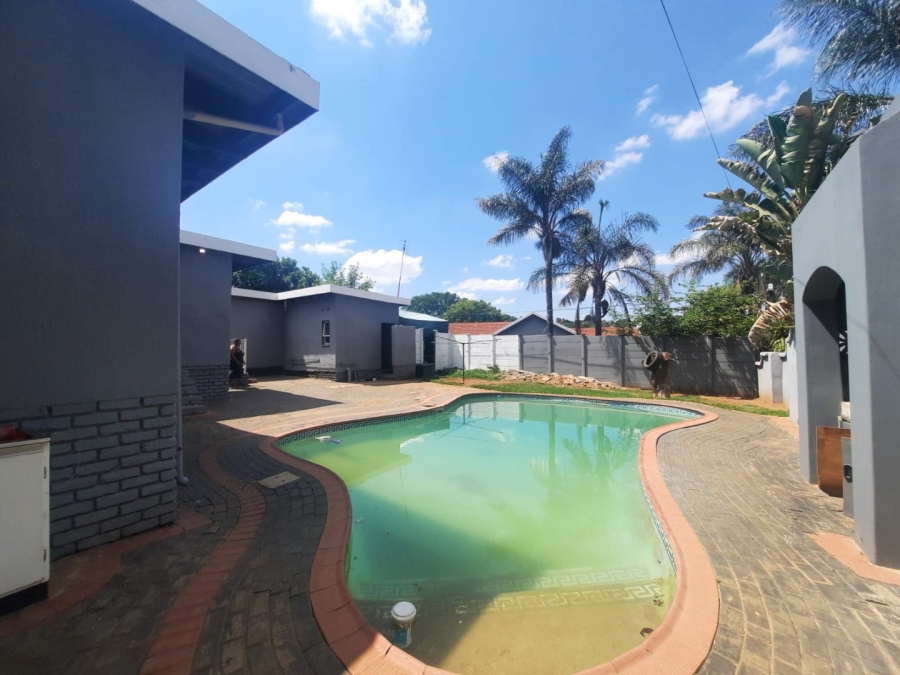 4 Bedroom Property for Sale in Wilro Park Gauteng