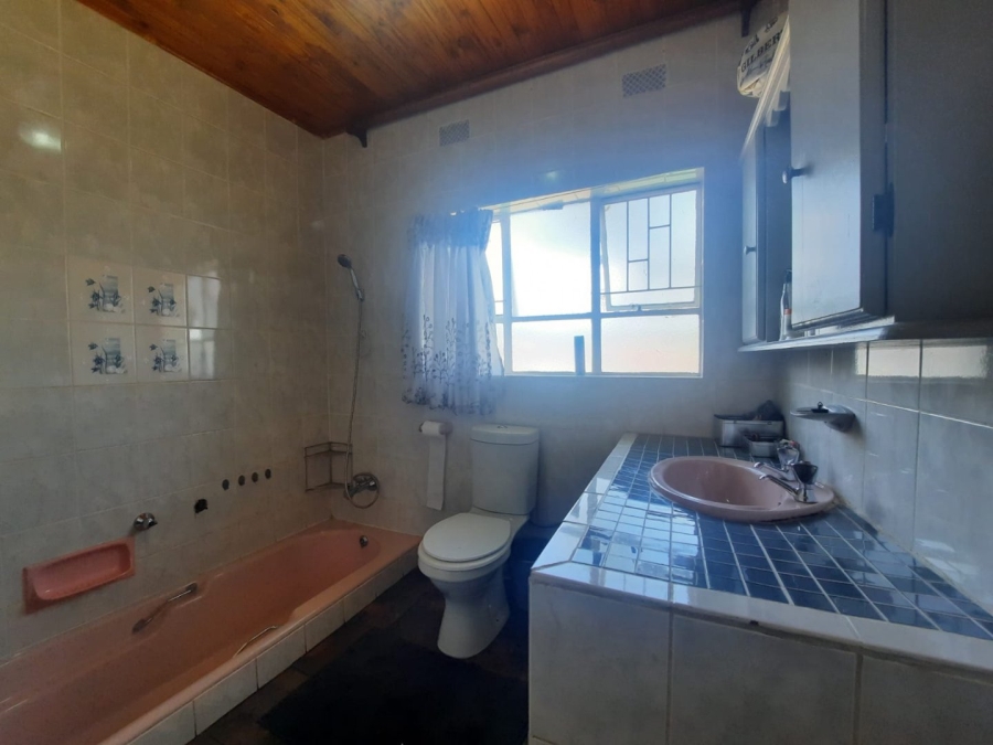 4 Bedroom Property for Sale in Wilro Park Gauteng