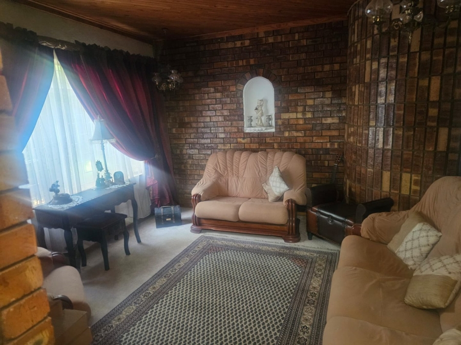 5 Bedroom Property for Sale in Ferryvale Gauteng