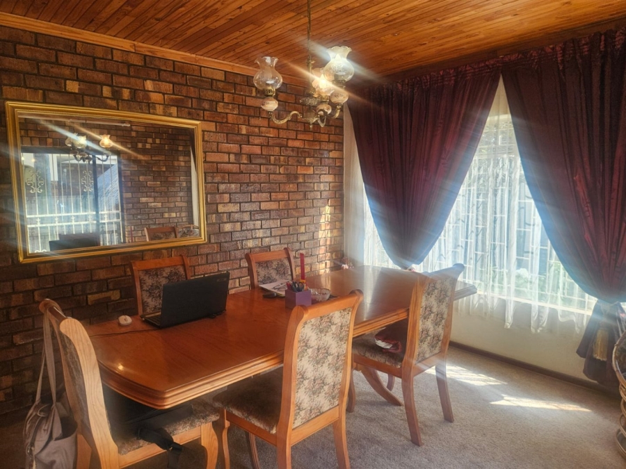 5 Bedroom Property for Sale in Ferryvale Gauteng