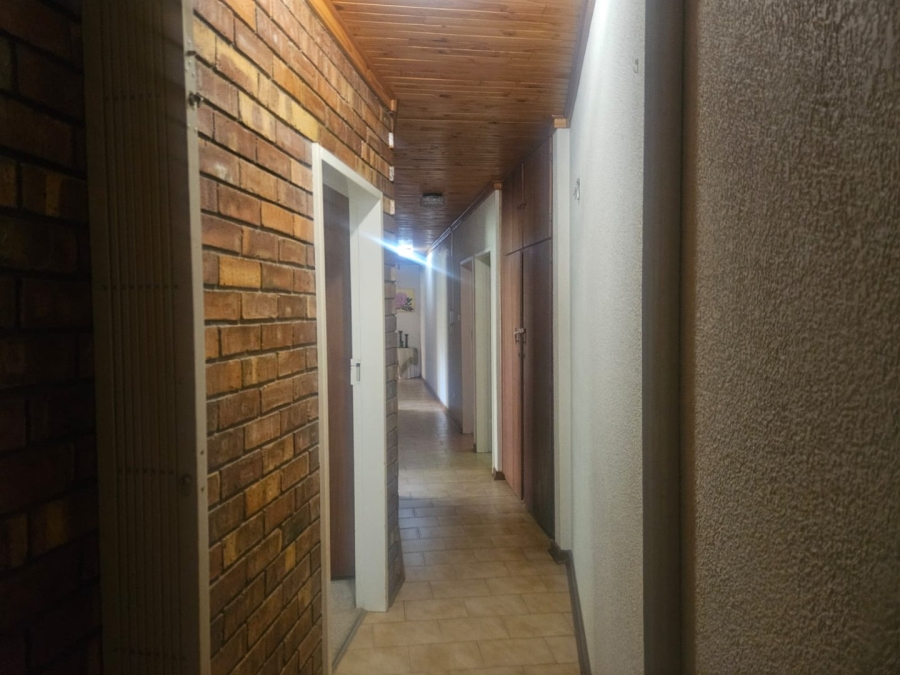 5 Bedroom Property for Sale in Ferryvale Gauteng