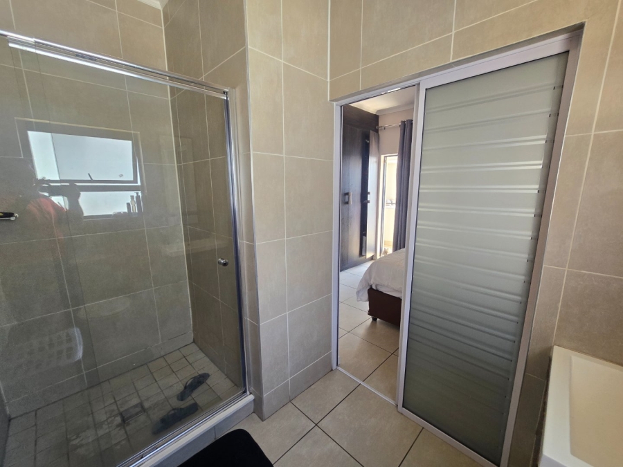 1 Bedroom Property for Sale in Longmeadow Gauteng