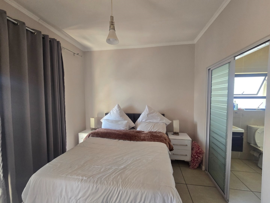 1 Bedroom Property for Sale in Longmeadow Gauteng