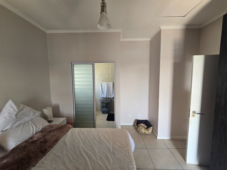 1 Bedroom Property for Sale in Longmeadow Gauteng