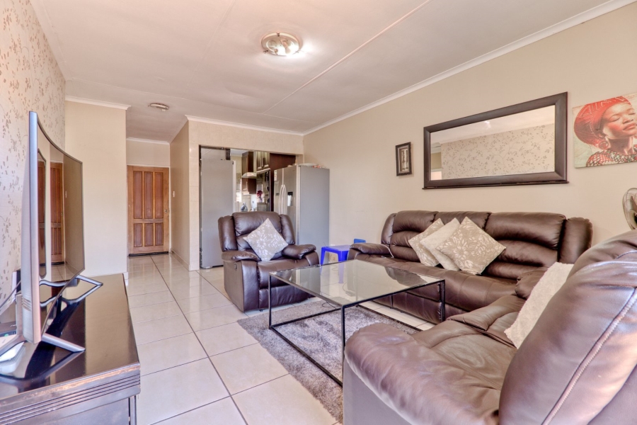 2 Bedroom Property for Sale in Buccleuch Gauteng