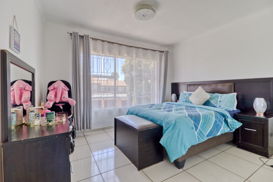 2 Bedroom Property for Sale in Buccleuch Gauteng