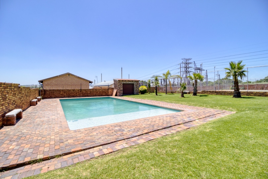 2 Bedroom Property for Sale in Buccleuch Gauteng