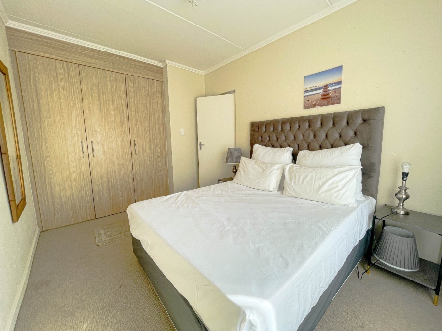 To Let 1 Bedroom Property for Rent in Beverley Gauteng