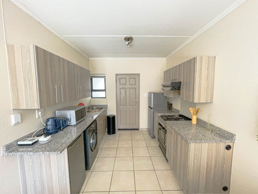 To Let 1 Bedroom Property for Rent in Beverley Gauteng