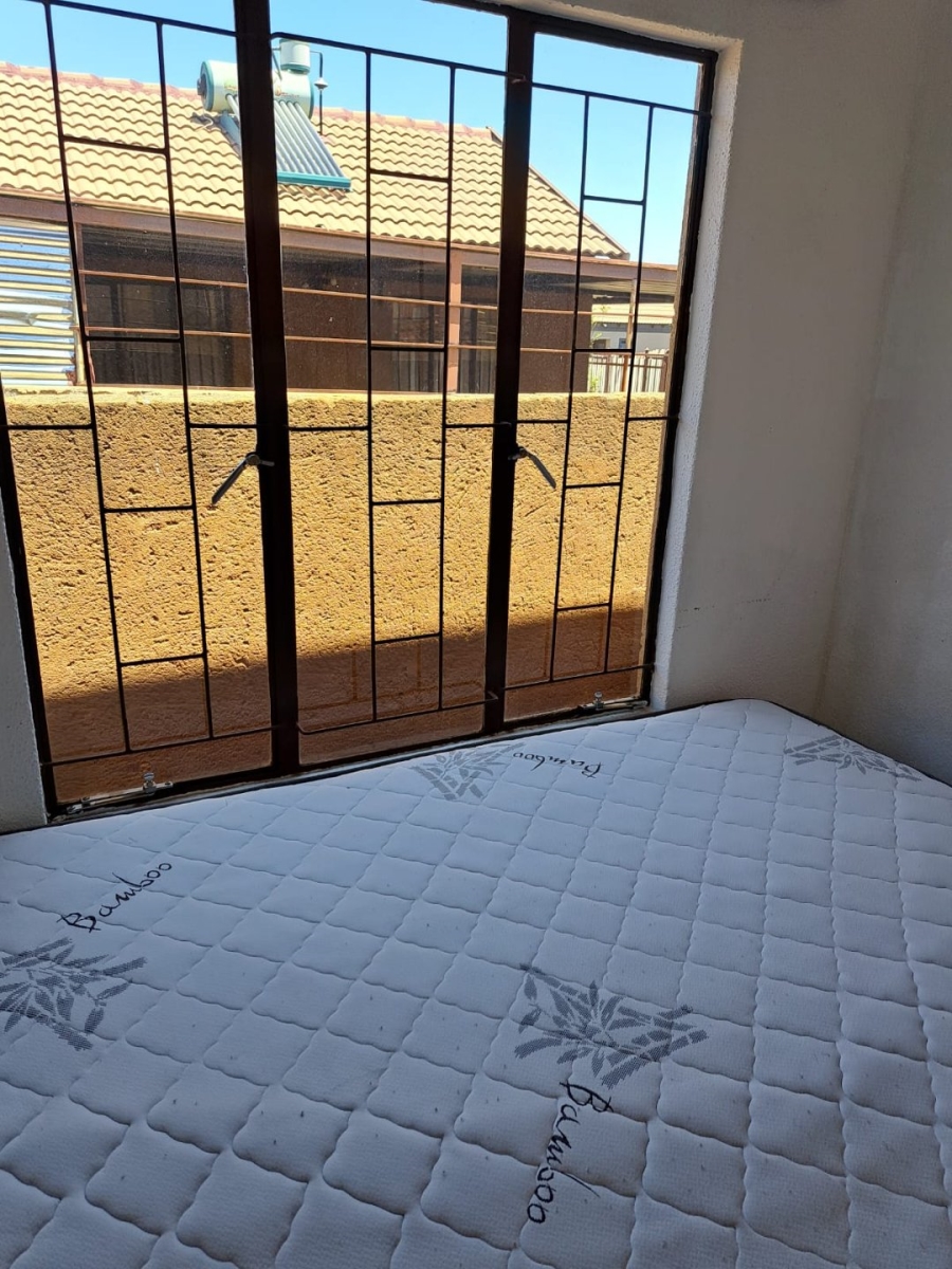 2 Bedroom Property for Sale in Soshanguve VV Gauteng