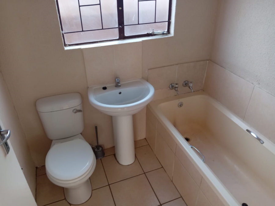 2 Bedroom Property for Sale in Soshanguve VV Gauteng