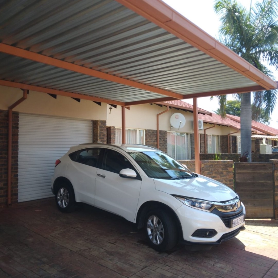 To Let 2 Bedroom Property for Rent in The Orchards Gauteng