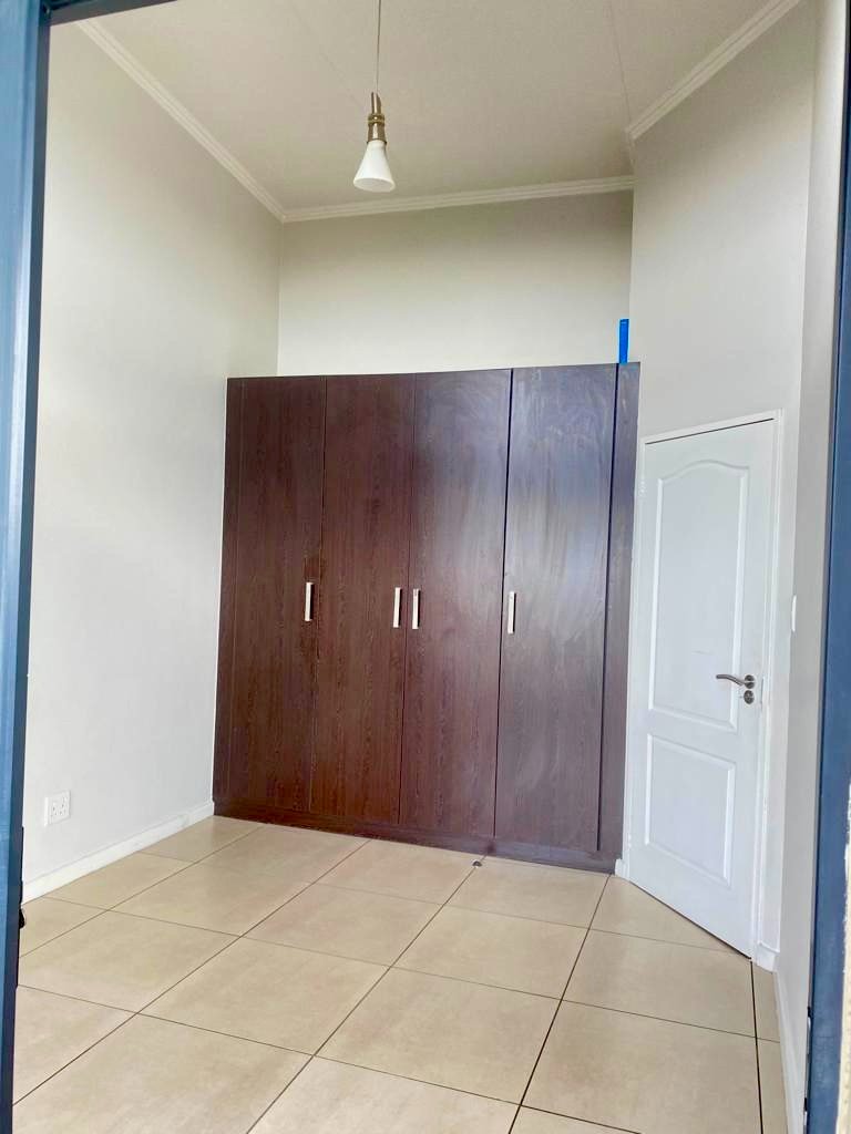 1 Bedroom Property for Sale in Fourways Gauteng