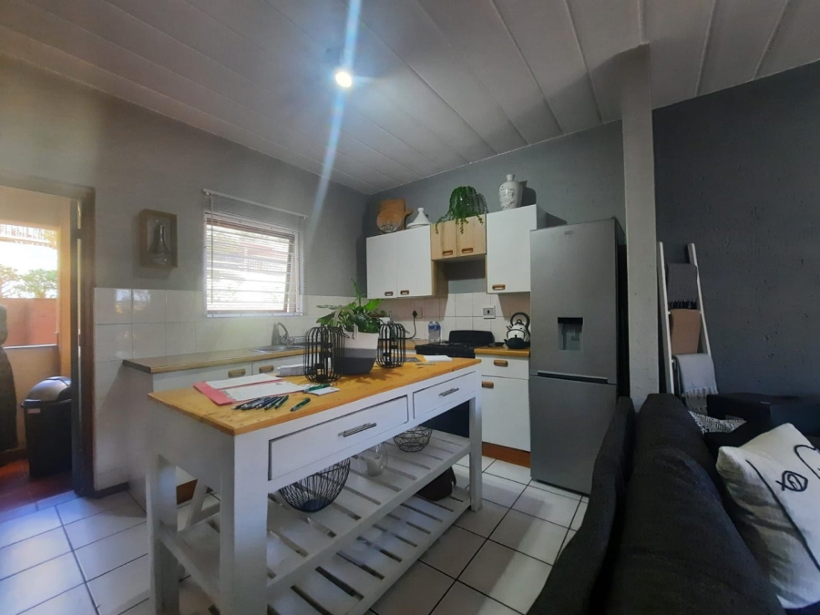 2 Bedroom Property for Sale in Constantia Kloof Gauteng