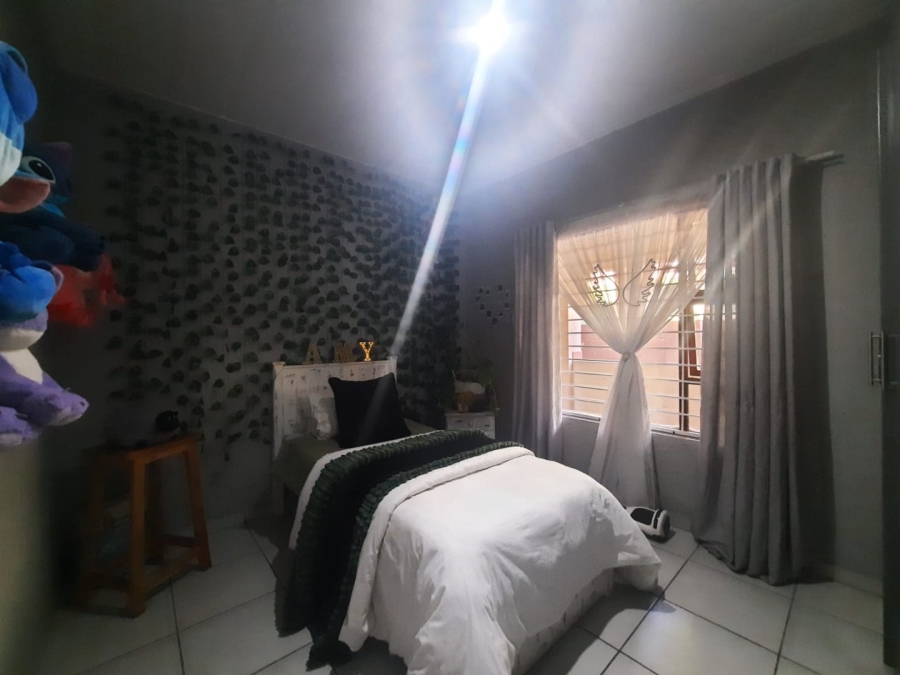 2 Bedroom Property for Sale in Constantia Kloof Gauteng