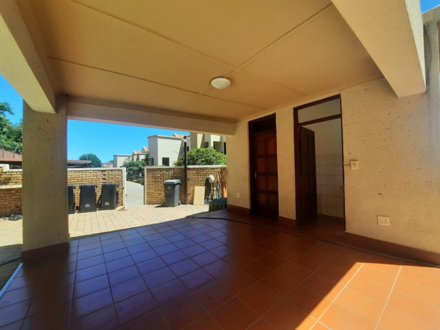 2 Bedroom Property for Sale in Constantia Kloof Gauteng