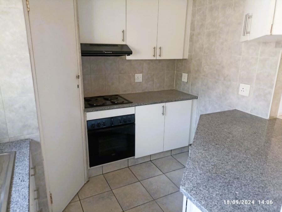 2 Bedroom Property for Sale in Sonneglans Gauteng