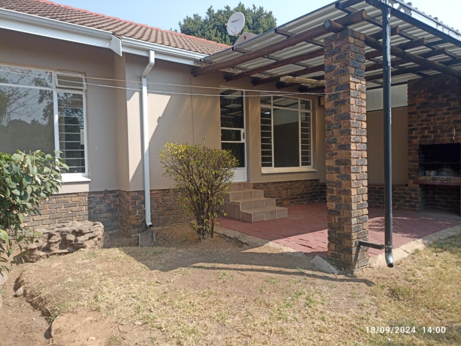 2 Bedroom Property for Sale in Sonneglans Gauteng