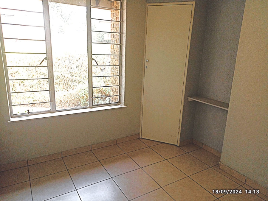 2 Bedroom Property for Sale in Sonneglans Gauteng