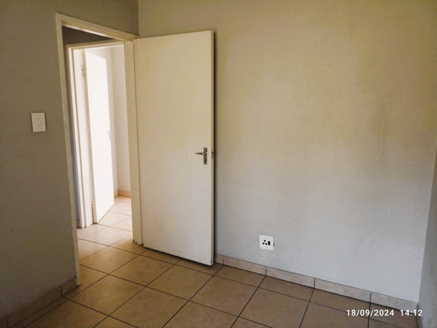 2 Bedroom Property for Sale in Sonneglans Gauteng