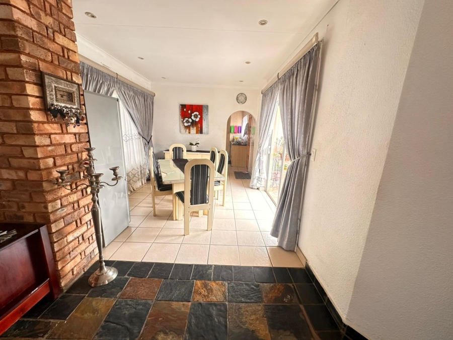 4 Bedroom Property for Sale in Mayfield Park Gauteng