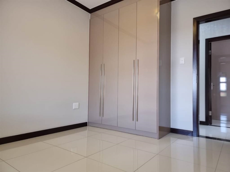 To Let 2 Bedroom Property for Rent in Broadacres Gauteng