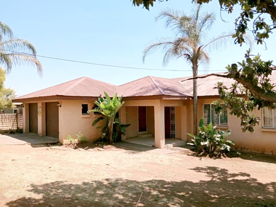 To Let 3 Bedroom Property for Rent in Kwaggasrand Gauteng