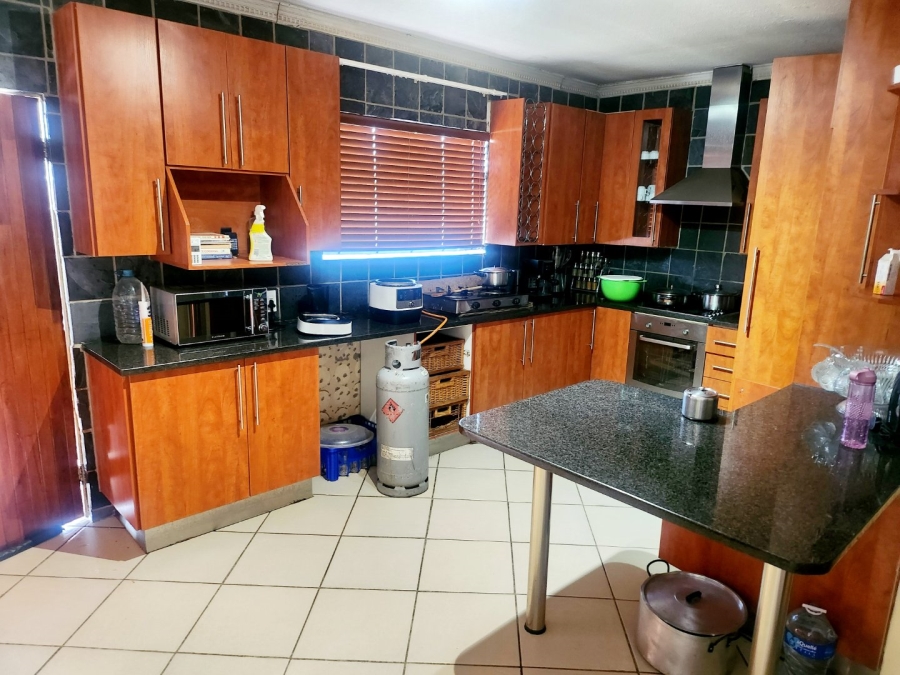 To Let 3 Bedroom Property for Rent in Kwaggasrand Gauteng