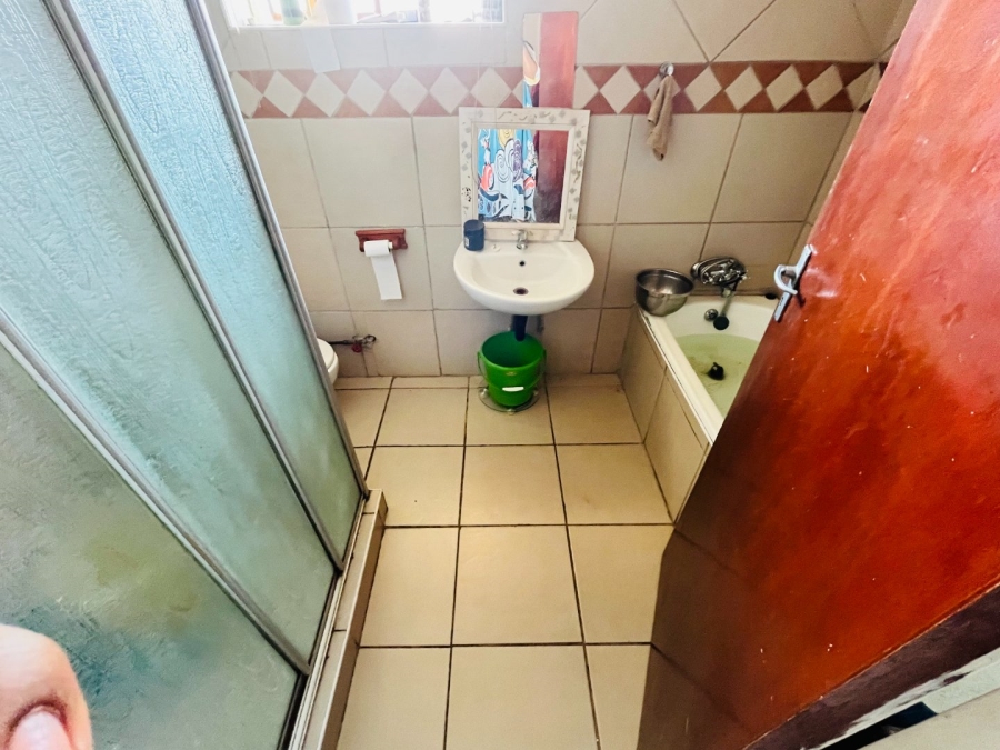 To Let 3 Bedroom Property for Rent in Kwaggasrand Gauteng