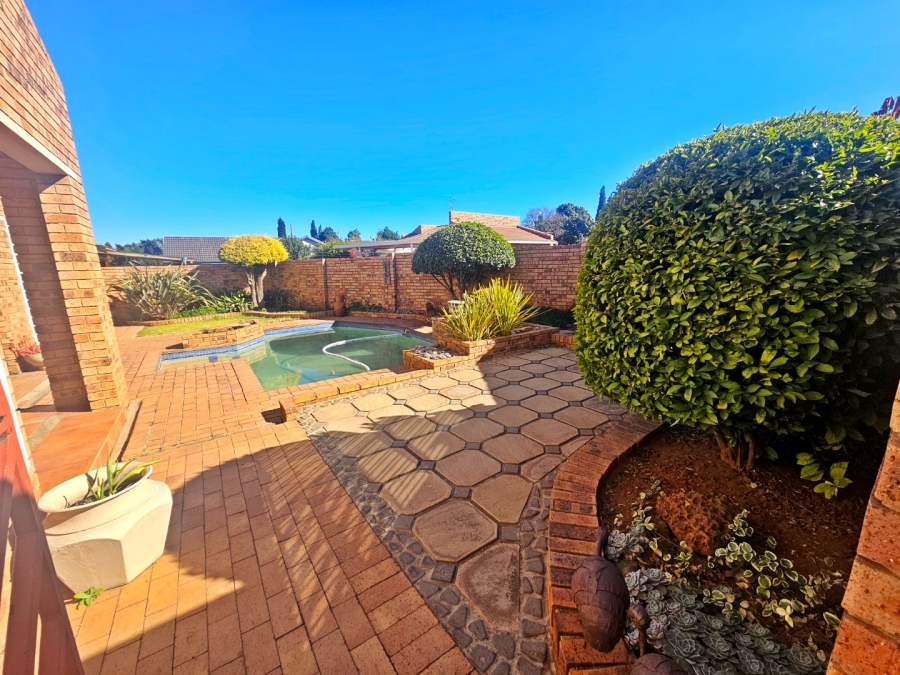 2 Bedroom Property for Sale in Parkrand Gauteng