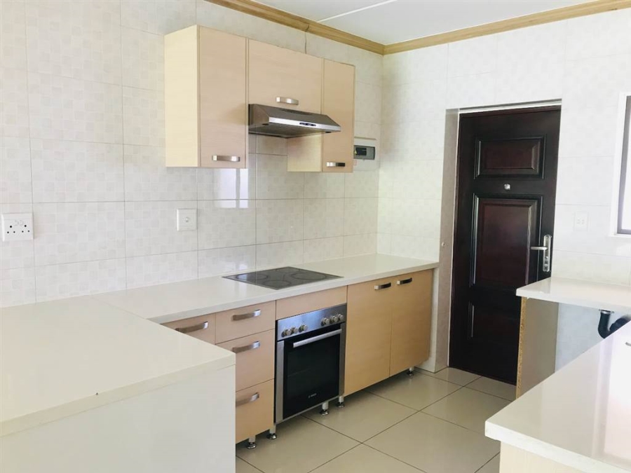 To Let 2 Bedroom Property for Rent in Broadacres Gauteng