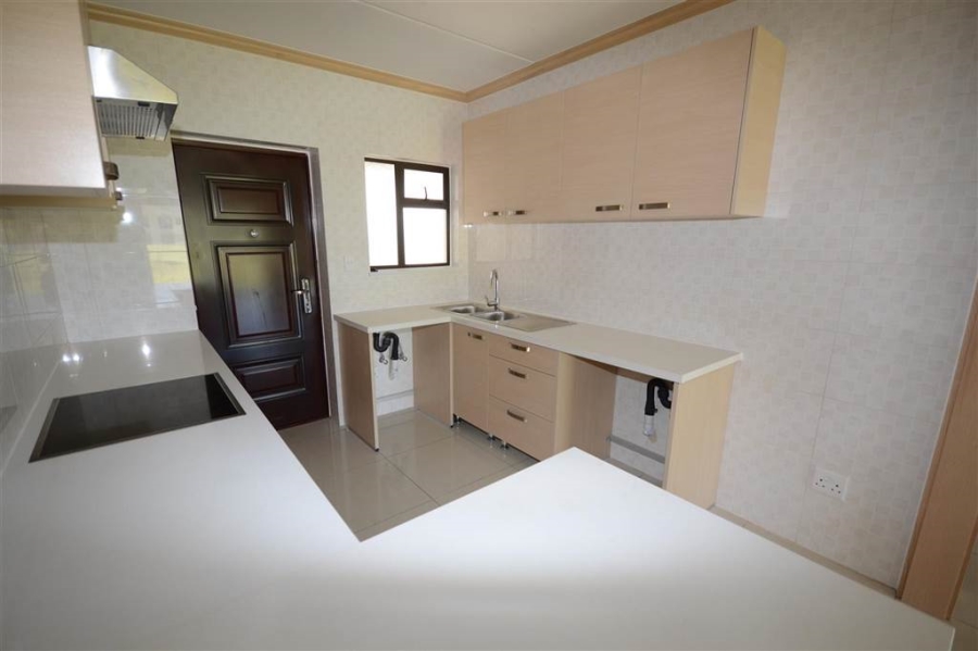 To Let 2 Bedroom Property for Rent in Broadacres Gauteng