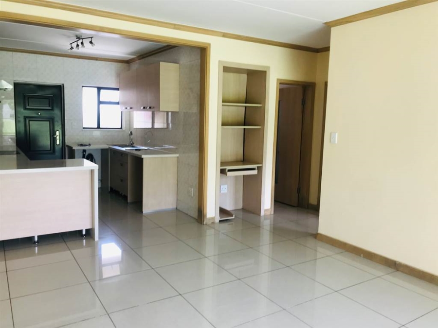 To Let 2 Bedroom Property for Rent in Broadacres Gauteng