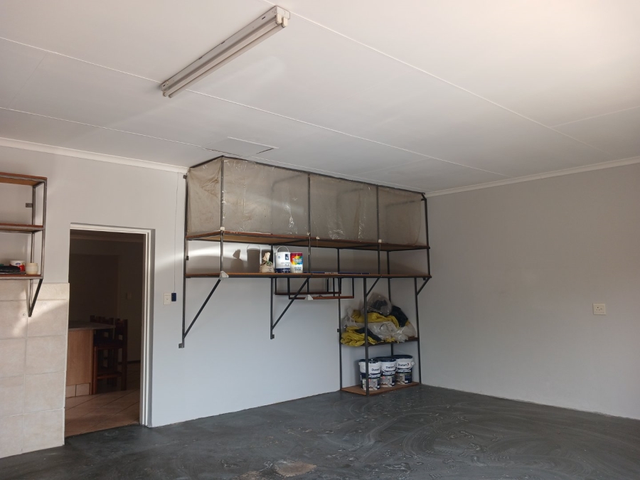 To Let 3 Bedroom Property for Rent in Bonaero Park Gauteng