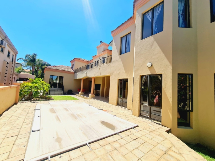 5 Bedroom Property for Sale in Blue Valley Golf Estate Gauteng