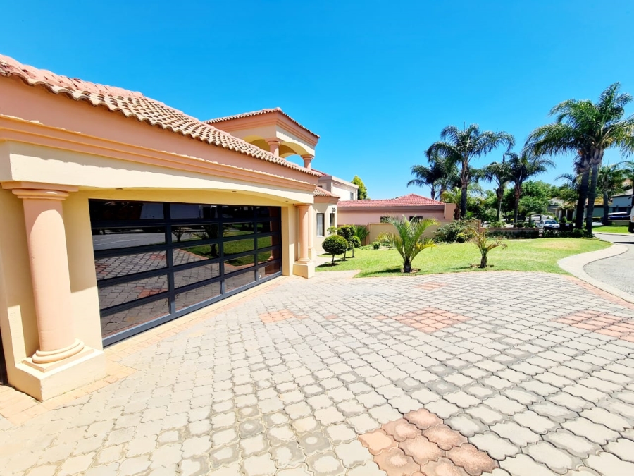 5 Bedroom Property for Sale in Blue Valley Golf Estate Gauteng