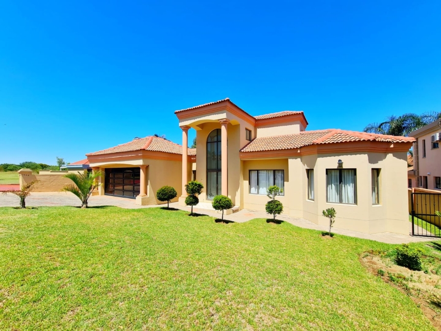 5 Bedroom Property for Sale in Blue Valley Golf Estate Gauteng