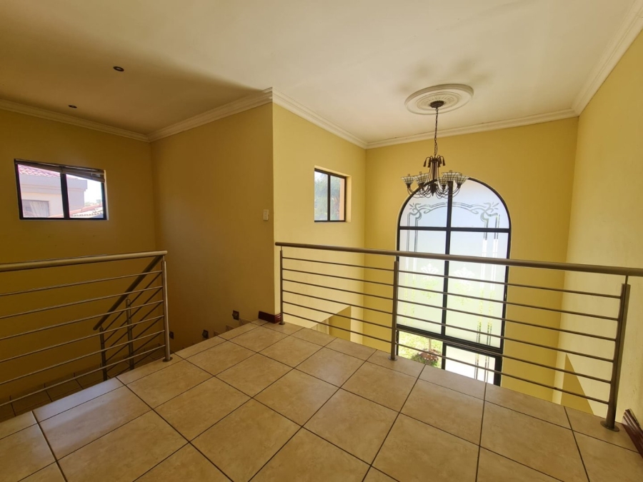 5 Bedroom Property for Sale in Blue Valley Golf Estate Gauteng