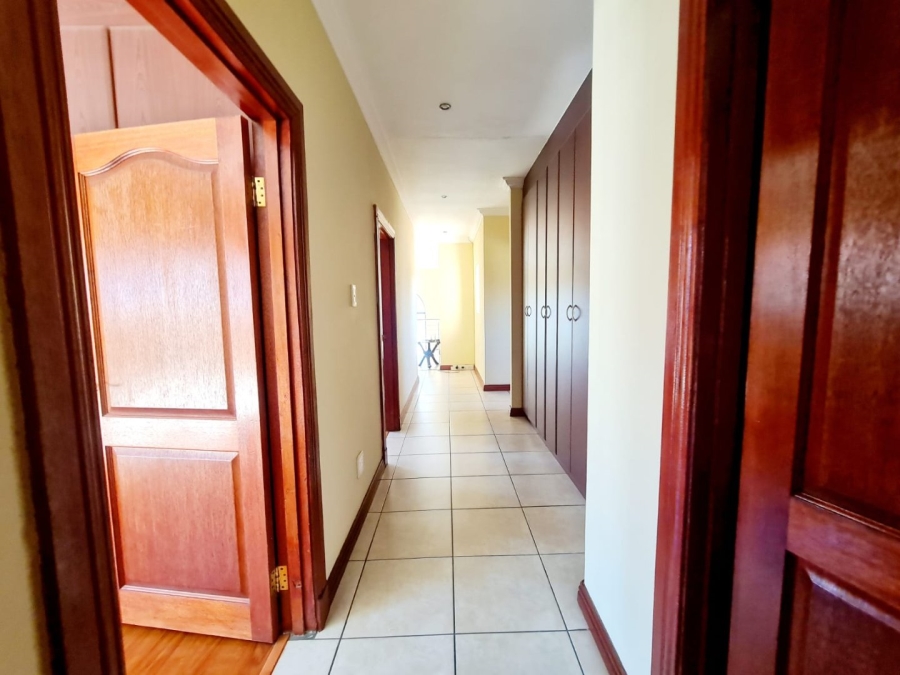 5 Bedroom Property for Sale in Blue Valley Golf Estate Gauteng