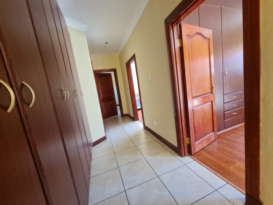 5 Bedroom Property for Sale in Blue Valley Golf Estate Gauteng