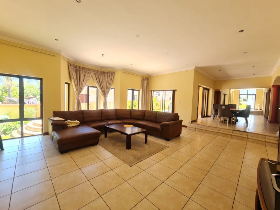 5 Bedroom Property for Sale in Blue Valley Golf Estate Gauteng