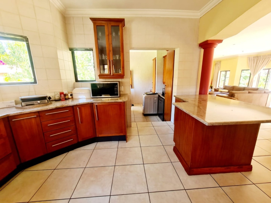 5 Bedroom Property for Sale in Blue Valley Golf Estate Gauteng