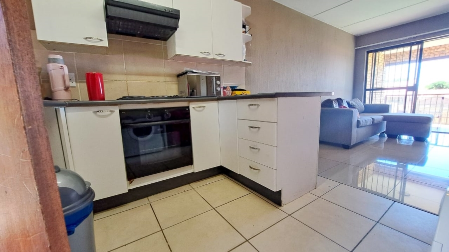 2 Bedroom Property for Sale in Amorosa Gauteng