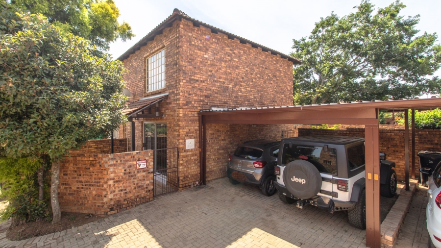 2 Bedroom Property for Sale in Wilgeheuwel Gauteng