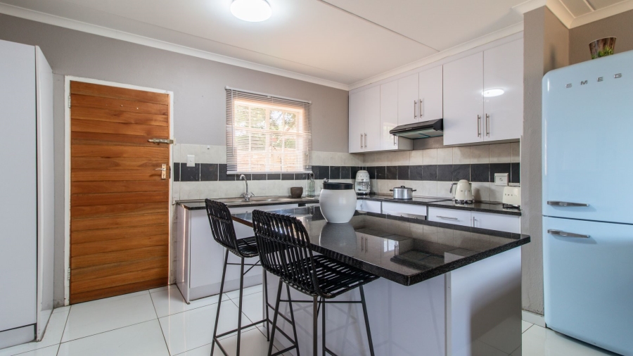 2 Bedroom Property for Sale in Wilgeheuwel Gauteng