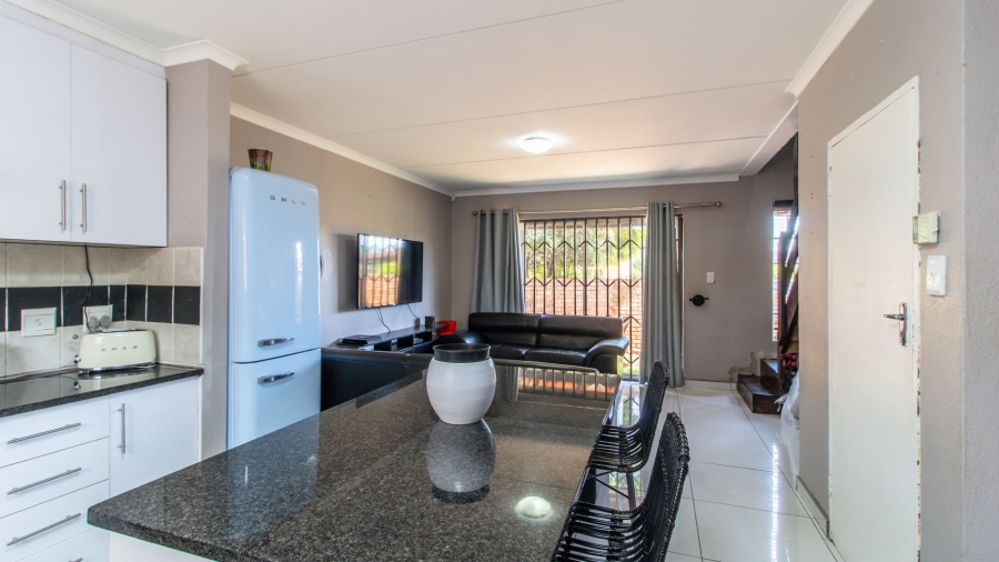 2 Bedroom Property for Sale in Wilgeheuwel Gauteng