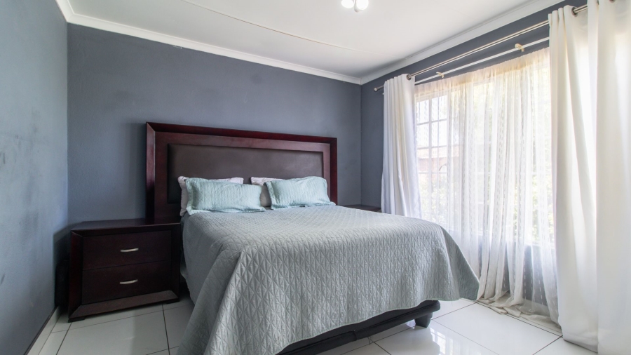 2 Bedroom Property for Sale in Wilgeheuwel Gauteng